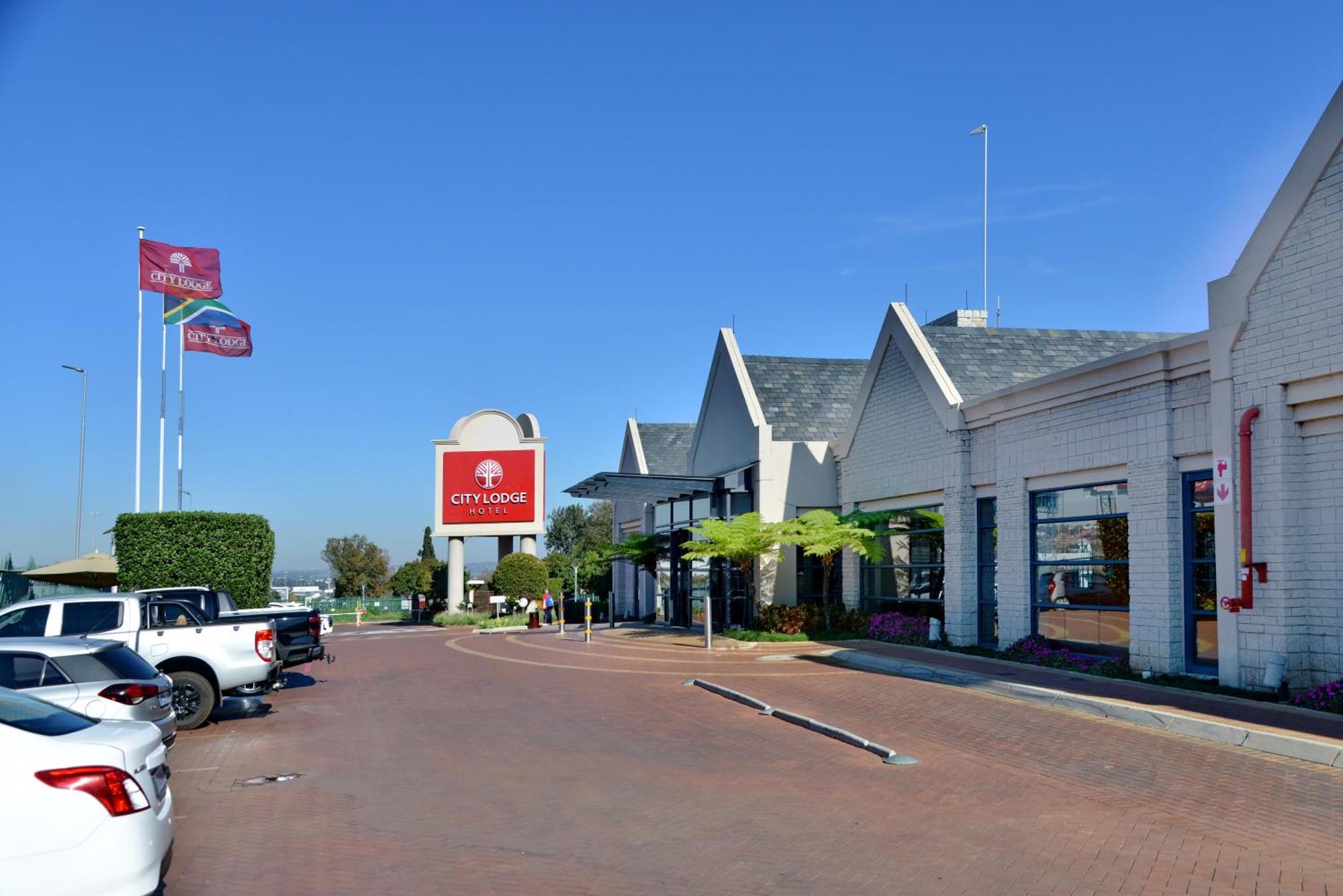 City Lodge Hotel Johannesburg Airport, Barbara Road Kempton Park Kültér fotó